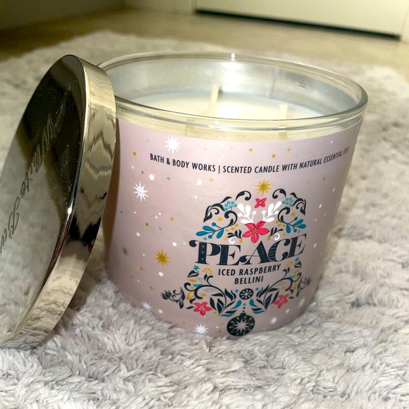 BBW limited edition peace iced rasberry Candle - Picture 1 of 4